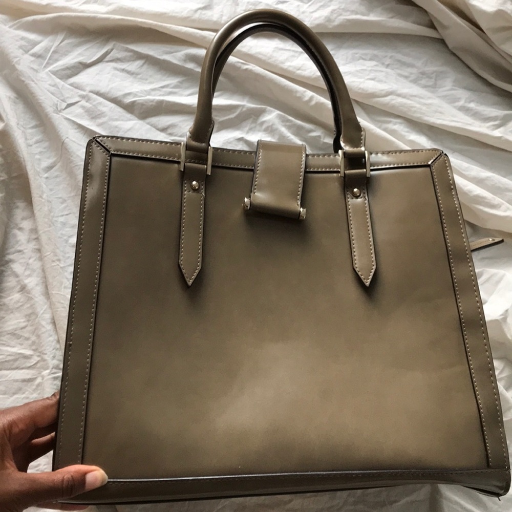 The Limited (Scandal) purse